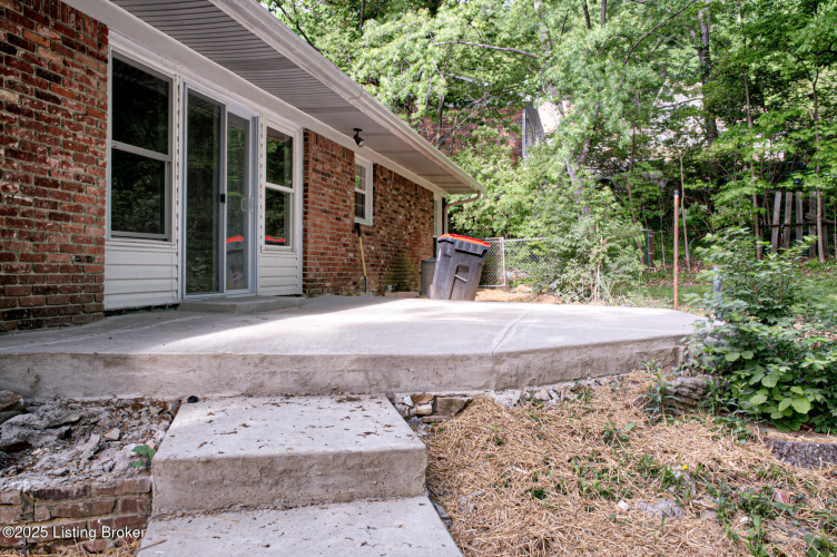 Listing Image 44