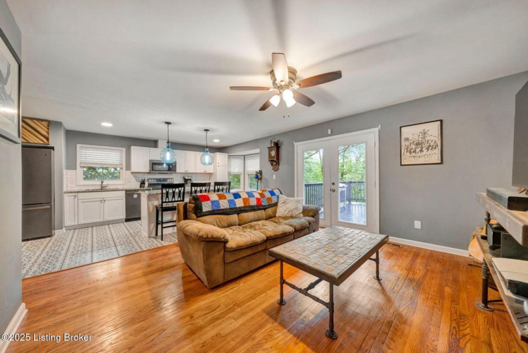 Listing Image 12