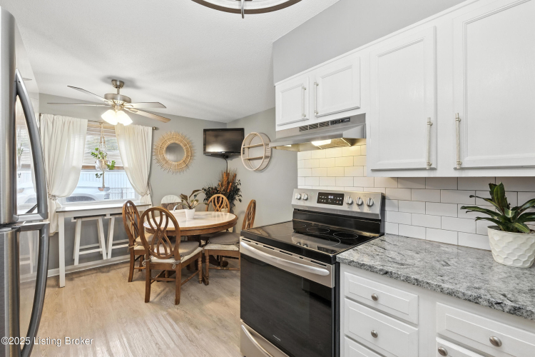 Listing Image 12