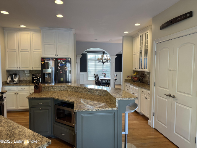 Listing Image 15