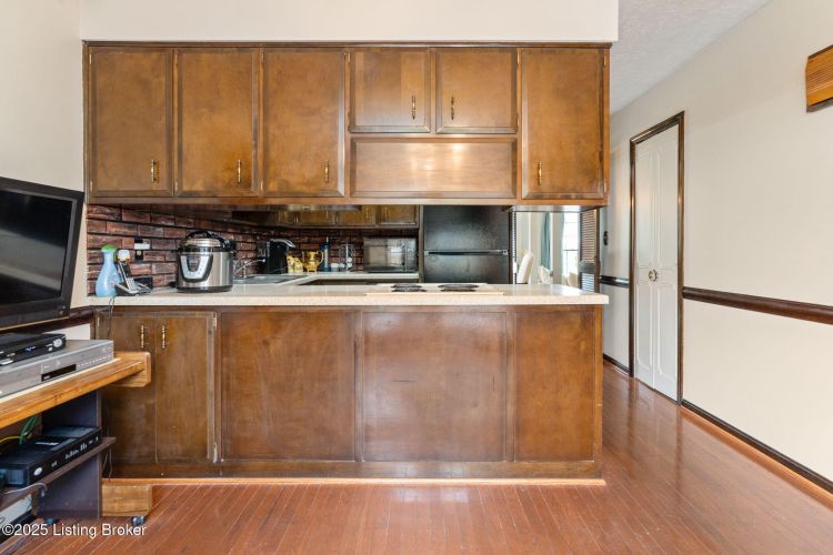 Listing Image 19
