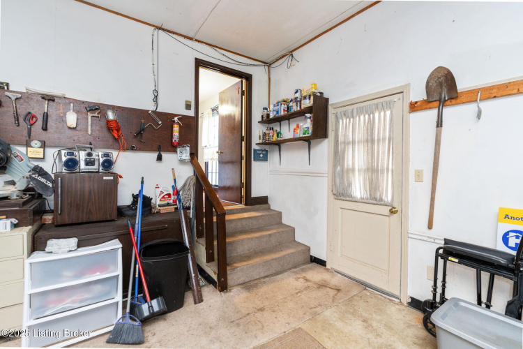 Listing Image 43