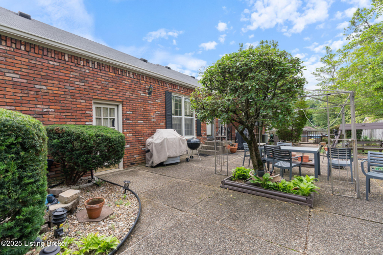 Listing Image 52