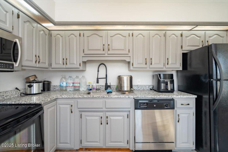 Listing Image 13
