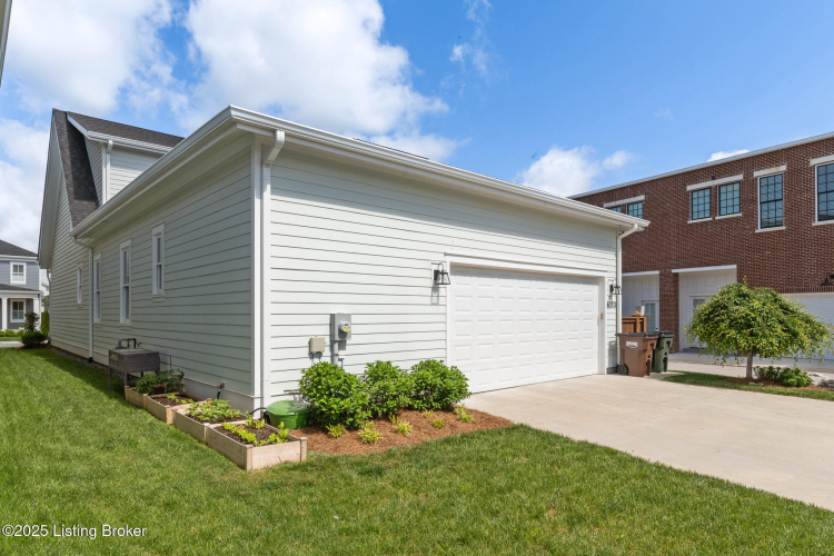 Listing Image 53