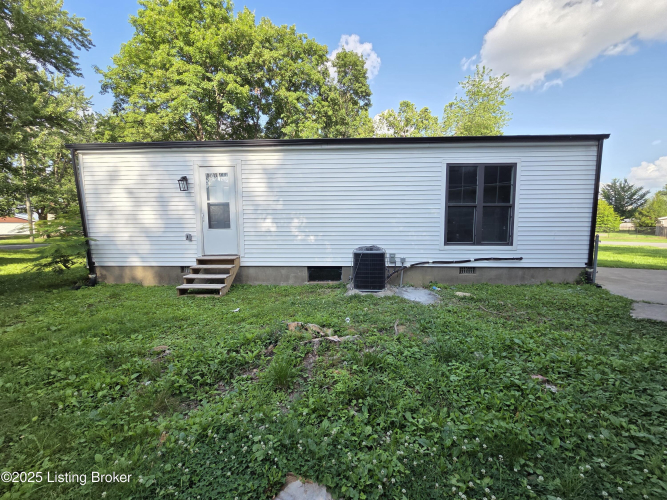Listing Image 7