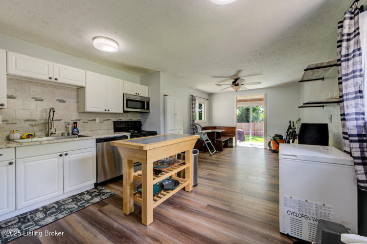 Listing Image 7