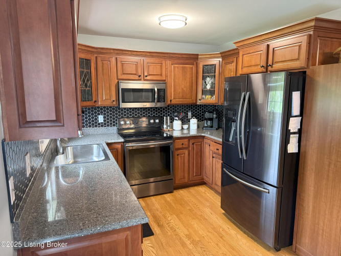 Listing Image 13