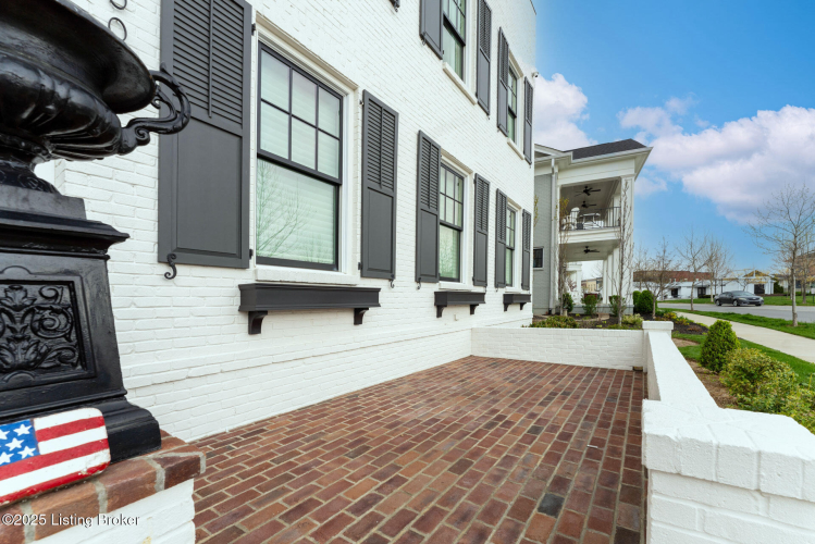 Listing Image 106