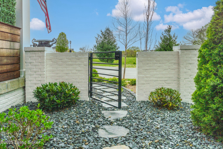 Listing Image 107
