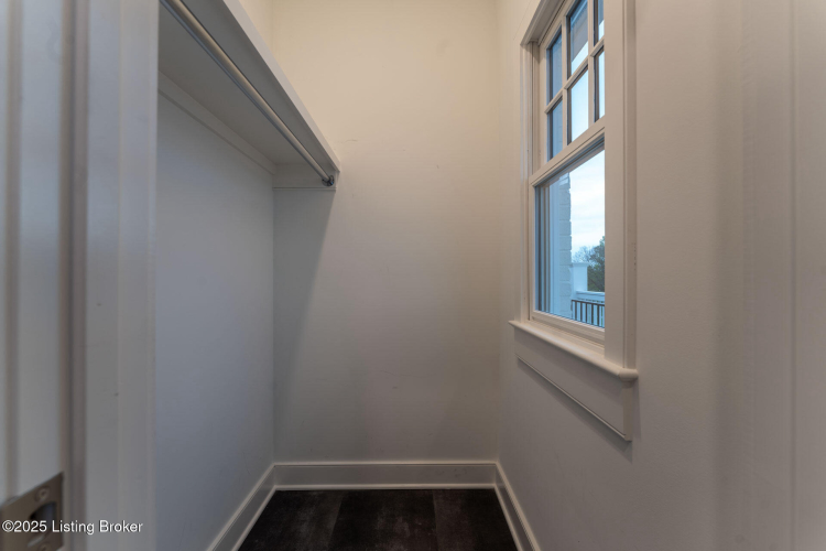 Listing Image 75