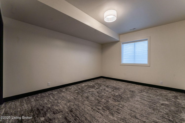 Listing Image 100