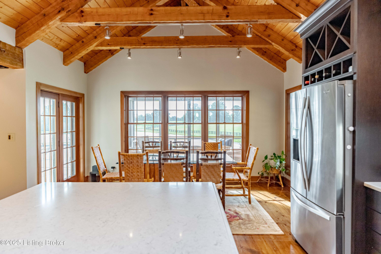 Listing Image 82