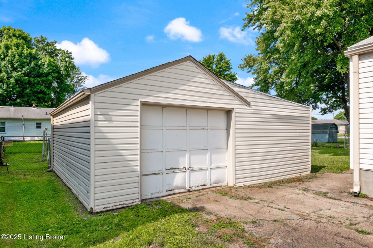 Listing Image 6