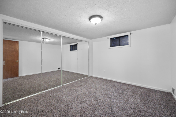Listing Image 39