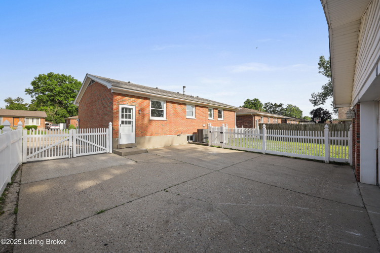 Listing Image 44