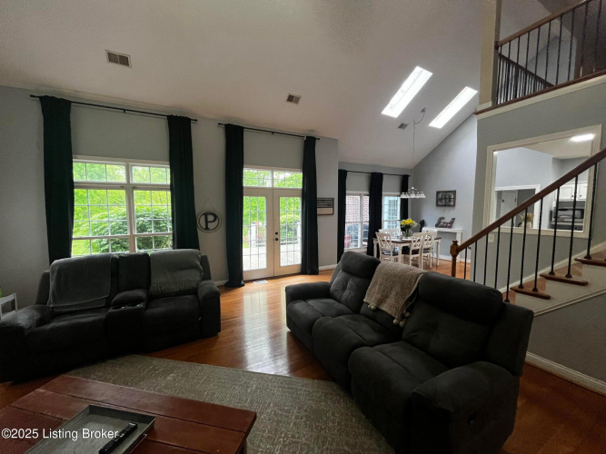 Listing Image 22