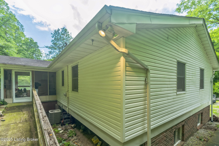 Listing Image 25