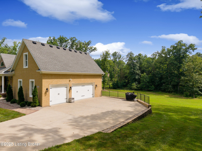 Listing Image 79