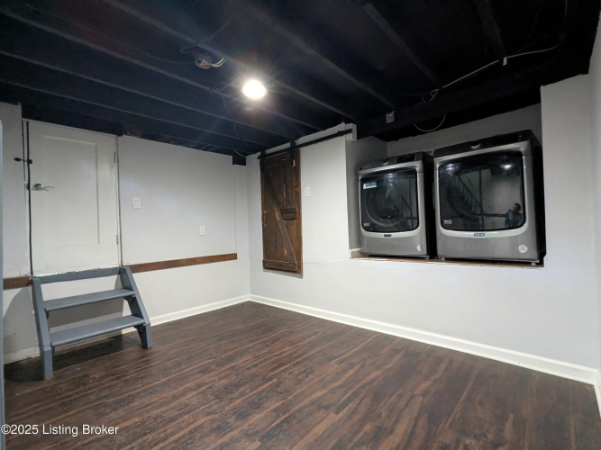 Listing Image 13