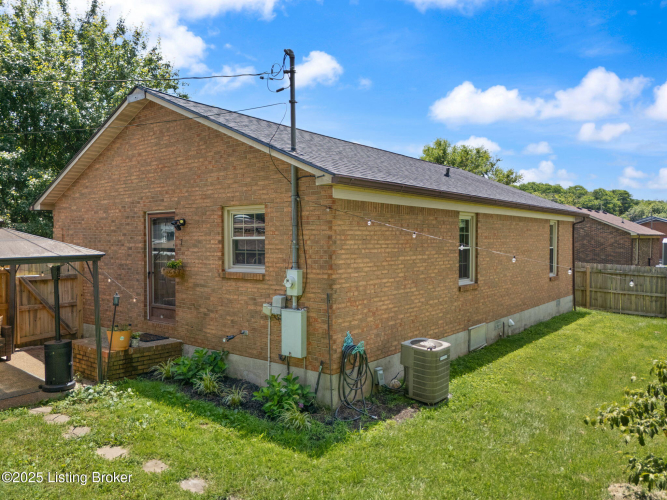 Listing Image 25