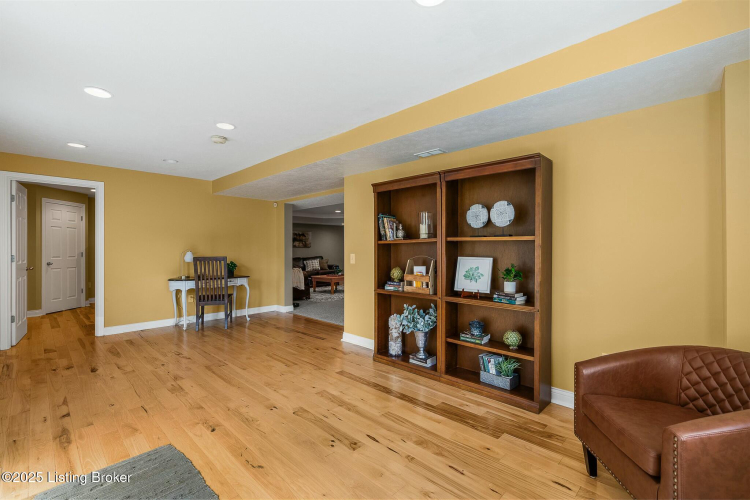 Listing Image 54