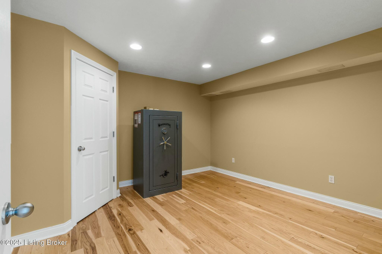Listing Image 56
