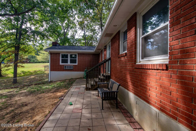Listing Image 17