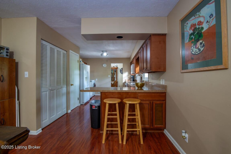 Listing Image 28