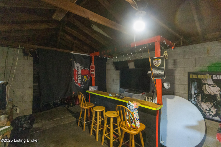 Listing Image 16