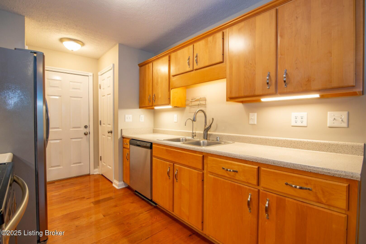 Listing Image 17