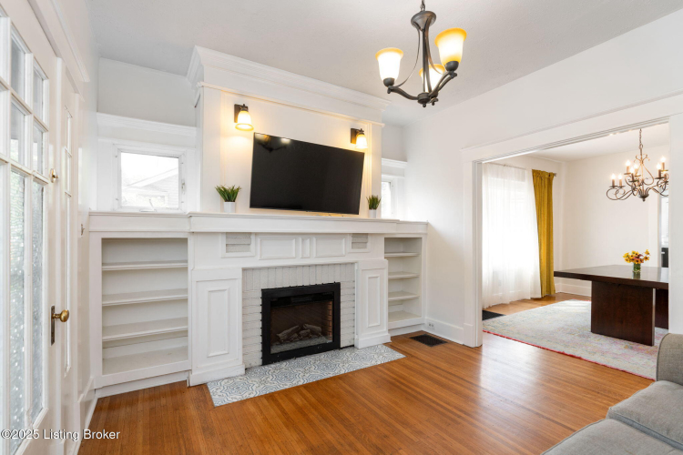 Listing Image 3