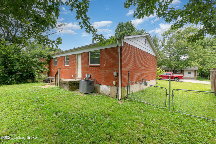 Listing Image 12