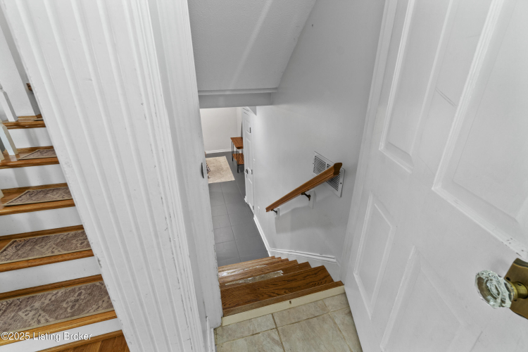Listing Image 27