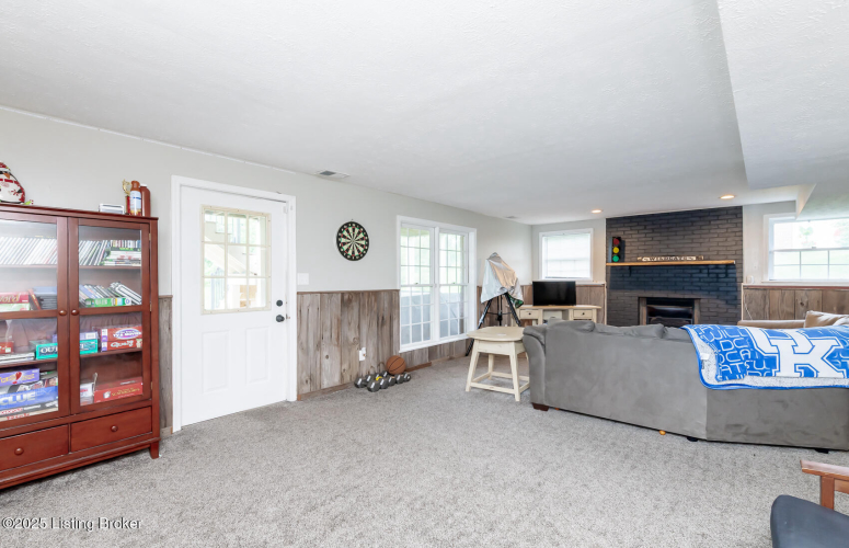 Listing Image 61