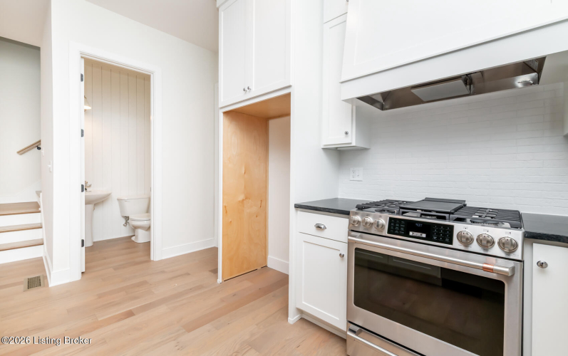 Listing Image 21