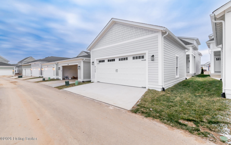 Listing Image 68