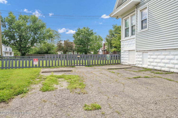 Listing Image 42
