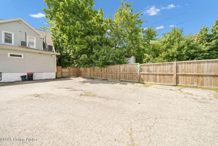 Listing Image 44