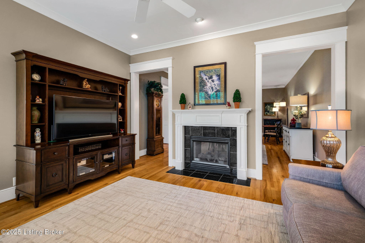 Listing Image 17