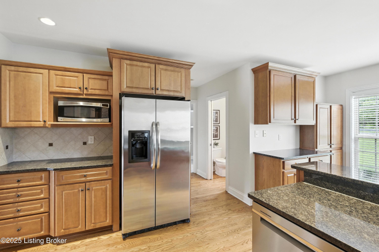 Listing Image 15