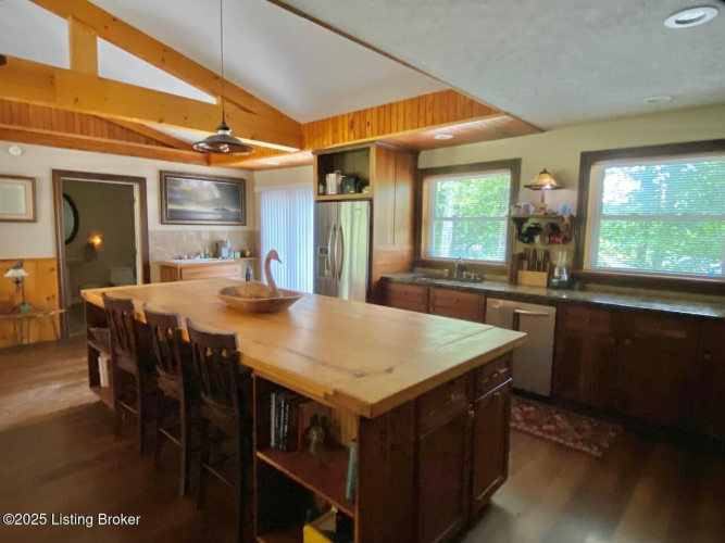 Listing Image 44