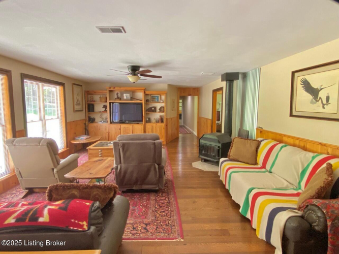 Listing Image 46