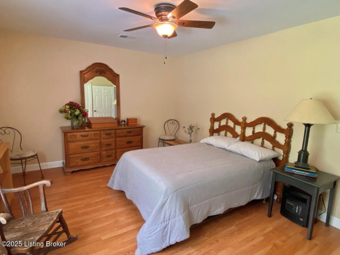 Listing Image 53