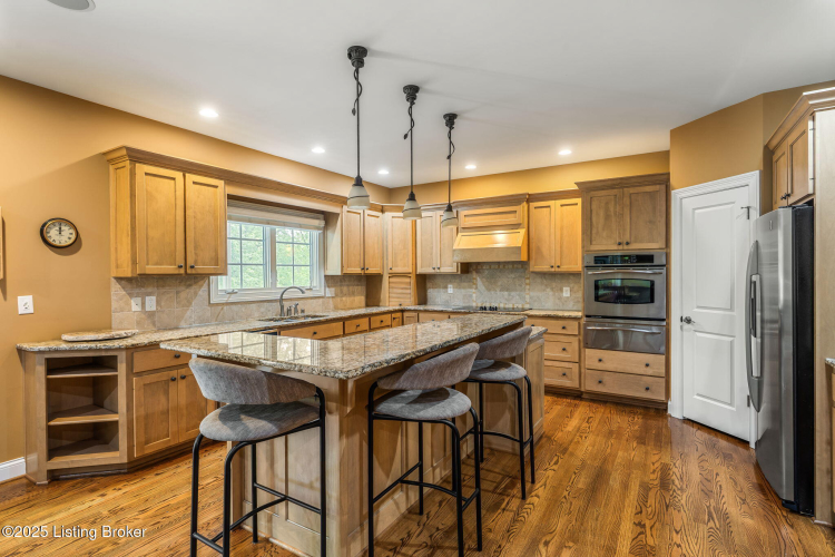 Listing Image 15