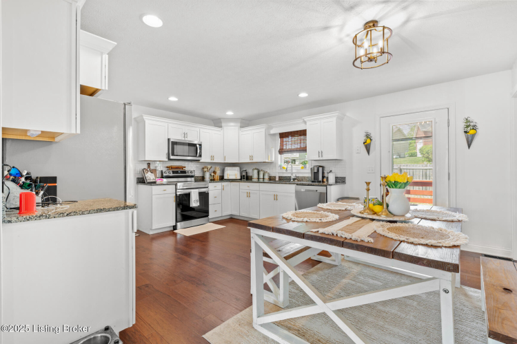 Listing Image 19