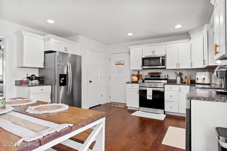Listing Image 21