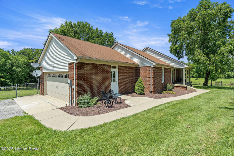 Listing Image 44