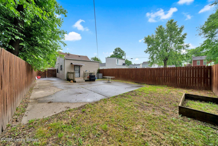 Listing Image 19