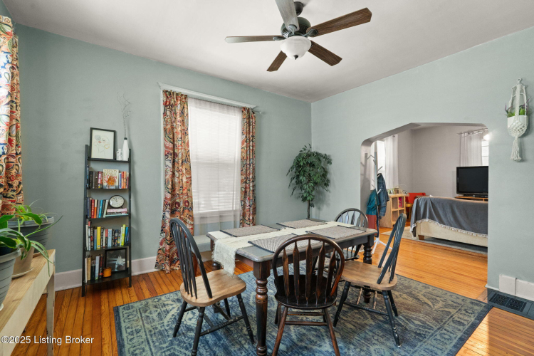 Listing Image 12